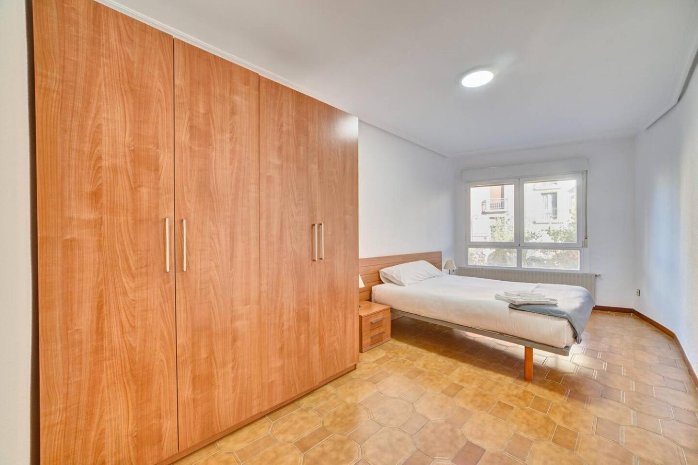 Apartamento Breton De Los Herreros ログローニョ エクステリア 写真