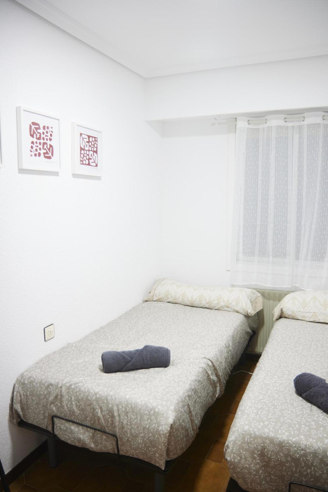 Apartamento Breton De Los Herreros ログローニョ エクステリア 写真