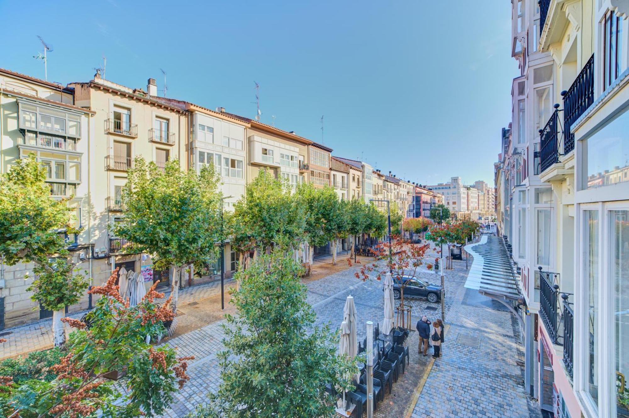 Apartamento Breton De Los Herreros ログローニョ エクステリア 写真
